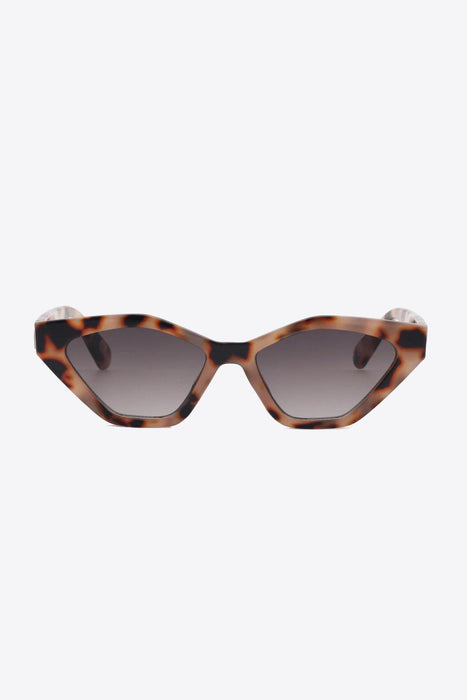 Sleek UV400 Cat Eye Sunglasses with Durable Polycarbonate Frame