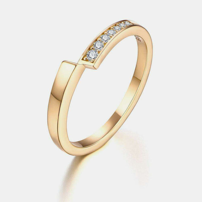 Timeless Elegance: 925 Sterling Silver Moissanite Ring for Modern Sophistication