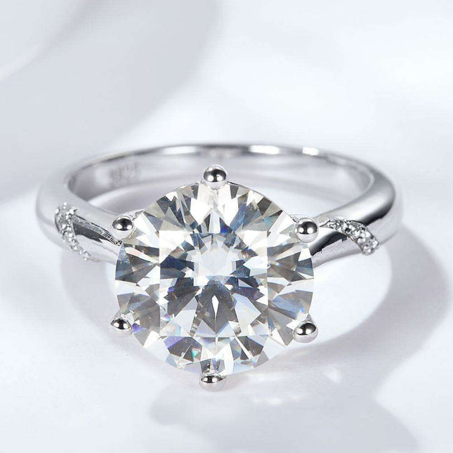 Timeless Elegance: Stunning 5 Carat Moissanite Solitaire Ring in Platinum-Plated Sterling Silver
