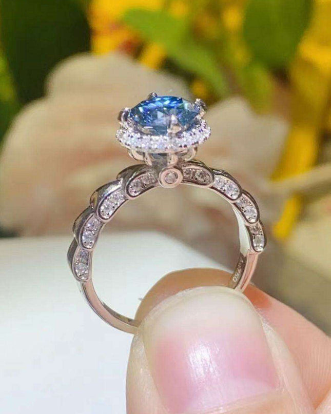 Stunning Sterling Silver Lab-Grown Diamond Ring with Dazzling Zircon Embellishments - An Iconic Fashion Statement