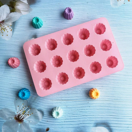15-Cavity Mini Silicone Bakeware for Cupcakes, Cookies, and Fondant - Très Elite