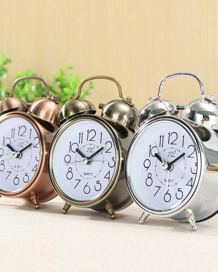 Elegant Retro Silent Double Bell Quartz Alarm Clock with Classic Charm