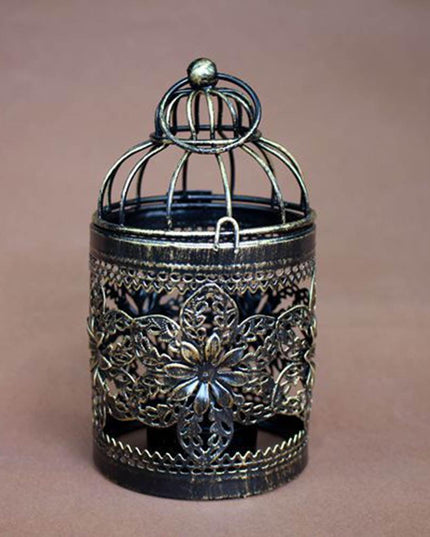 Vintage European-Style Iron Lantern Candle Holder for Elegant Home Lighting