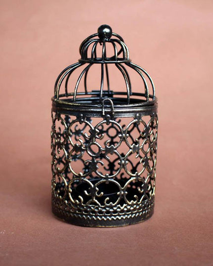 Vintage European-Style Iron Lantern Candle Holder for Elegant Home Lighting