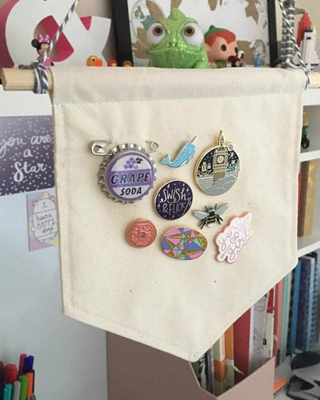 Kids Badge and Brooch Display Rack with Wooden Hanger