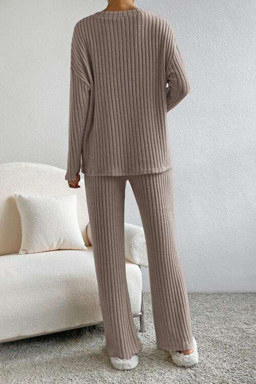 Chic Ribbed V-Neck Lounge Set - Ultimate Comfort Attire