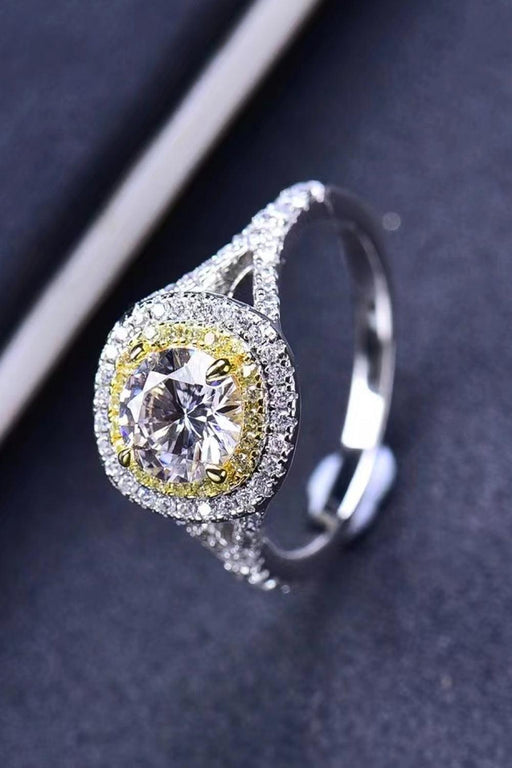 Luxurious Dual-Tone Lab-Diamond Ring with Glittering Zircon Details