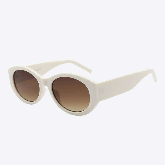 Chic UV400 Oval Sunglasses with Lightweight and Durable Frame