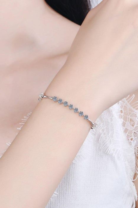 Elegant Rhodium-Plated Silver Bracelet Featuring a 1.35 Carat Lab-Diamond
