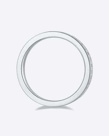 Elegant Moissanite Silver Band: A Statement of Modern Luxury