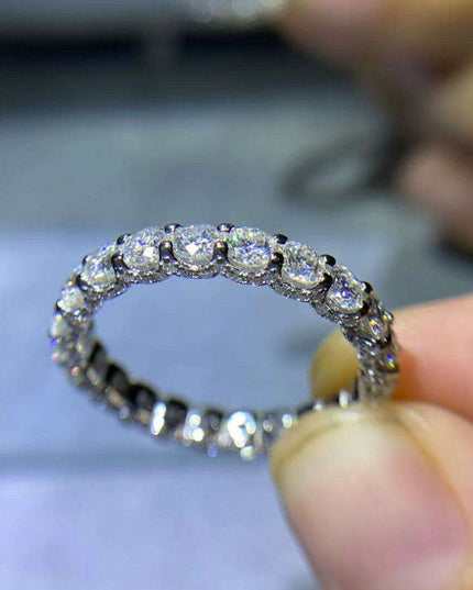 Sleek Platinum-Finished Moissanite Ring - Timeless Elegance