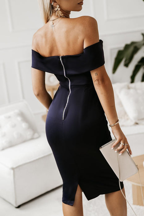 Elegant Off-Shoulder Dress with Slit and Zipper Accent
