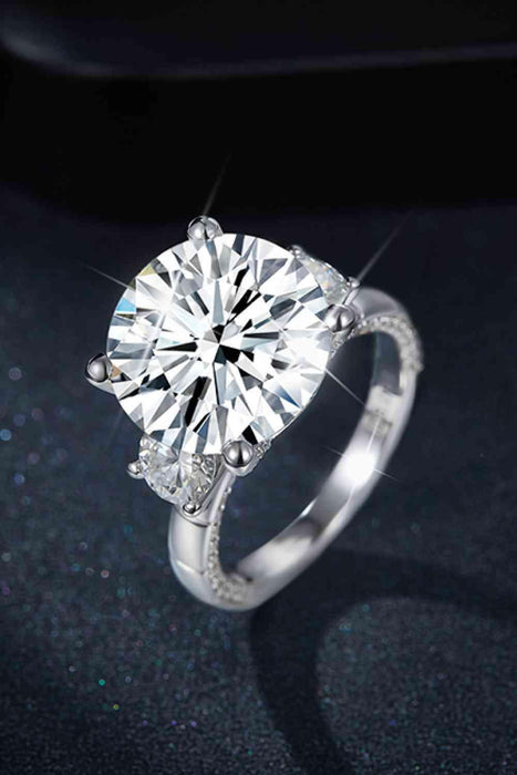 Exquisite Moissanite-Certified Sterling Silver Ring - Luxurious and Timeless