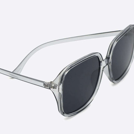 Sleek Square UV400 Sunglasses: Fashionable Eyewear for Maximum Sun Defense