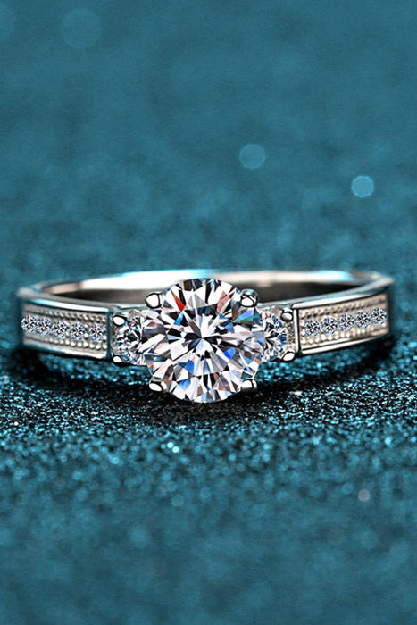 Lucky Charm Minimalist Moissanite Silver Ring - Versatile Elegance