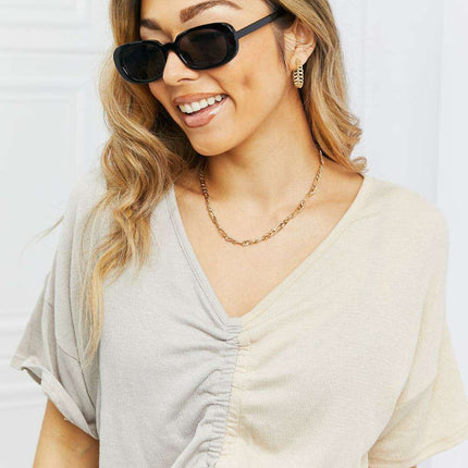 Chic Oval Sunglasses with UV400 Protection and Durable Polycarbonate Build