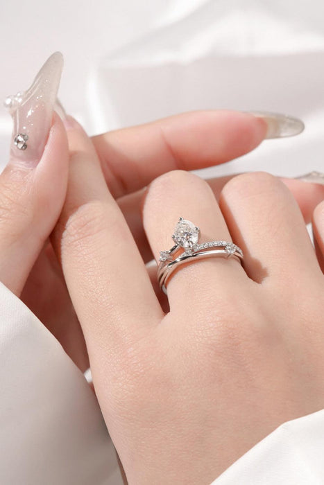 Elegant Crisscross Moissanite Ring with Sparkling Zircon Accents