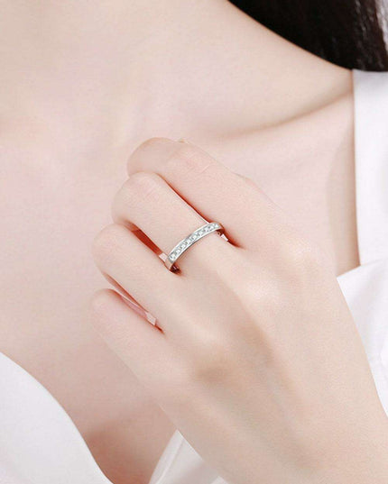 Sleek Moissanite Silver Ring - Chic Minimalist Design
