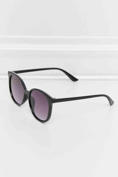Stylish UV400 Wayfare Sunglasses with Durable Frame and Acetate Lenses
