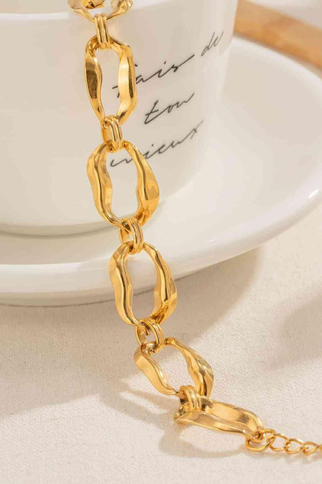 Elegant 18K Gold-Plated Stainless Steel Necklace for Modern Style Admirers