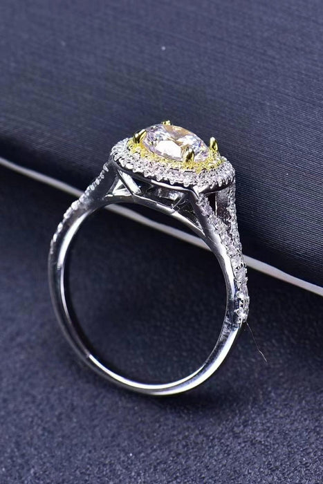 Captivating Dual-Tone Moissanite Ring with Sparkling Zircon Accents