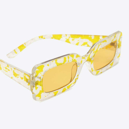 Stylish Tortoiseshell Rectangle Sunglasses with UV400 Protection and Sturdy Polycarbonate Frame