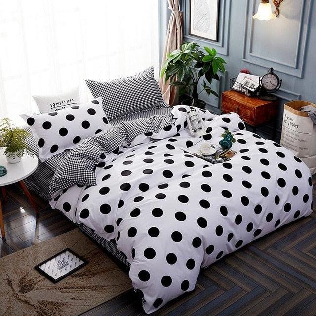 Elegant Printed Polyester/Cotton Bedding Ensemble with Duvet Cover and Pillow Shams