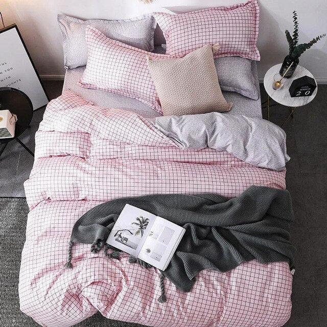 Luxury Contemporary Print Bedding Set: Duvet Cover & Pillowcases - 4-Piece Ensemble