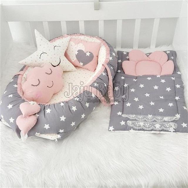 Luxurious 5-Piece Cotton Baby Crib Bedding Set for Gender-Neutral Nurseries, Crafted in Turkey