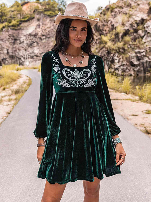 Exquisite Square Neck Long Sleeve Dress with Intricate Embroidery
