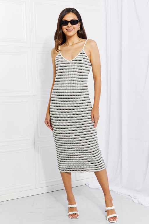 Y2K Striped Sleeveless Midi Beach Dress - Retro Stripes Midi Dress for Fashion-forward Individuals