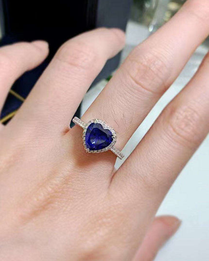 Heartfelt Romance Lab-Diamond Heart Ring with Sparkling Zircon Accents - A Timeless Love Token