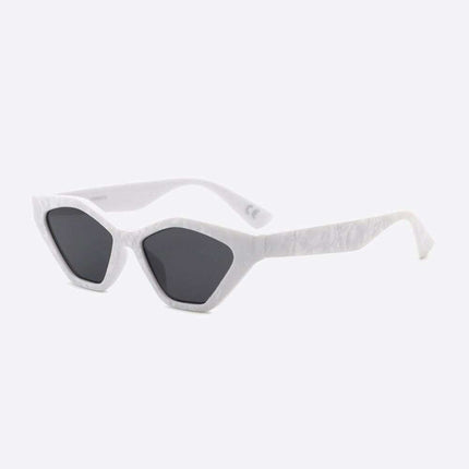Chic Cat Eye Sunglasses with UV400 Protection and Durable Polycarbonate Frame