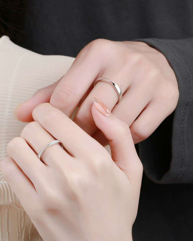 Elegant Sterling Silver Ring with Lab-Diamond Accent - Timeless Sophistication