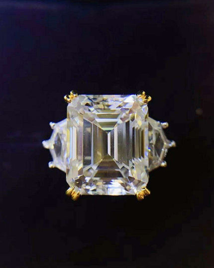 Elegant Radiance: Stunning 5 Carat Lab-Diamond Silver Ring