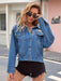 Chic Denim Jacket with Collar, Pockets, and Relaxed Shoulders