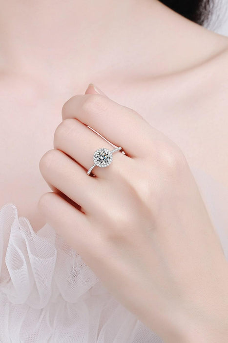 Effortless Elegance: Dazzling Moissanite Ring with Sparkling Zircon Accents