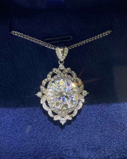 **Sophisticated Silver Necklace Set with Dazzling Lab-Created Diamonds and Maintenance Kit**