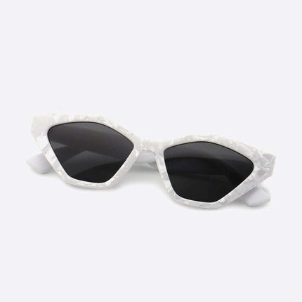 Chic Cat Eye Sunglasses with UV400 Protection and Durable Polycarbonate Frame