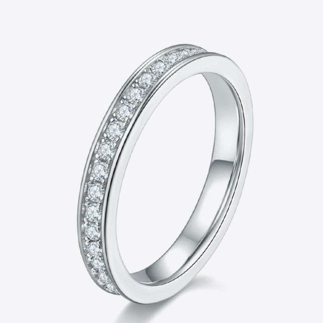 Elegant Moissanite Silver Band: A Statement of Modern Luxury
