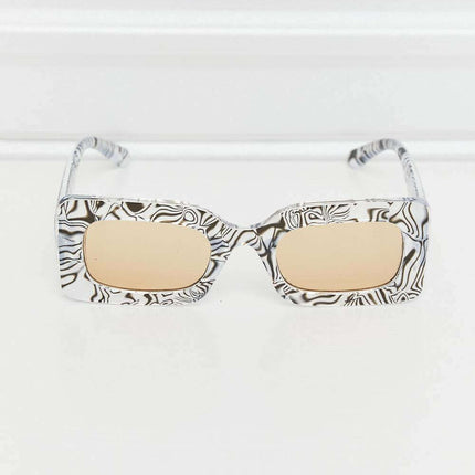 Stylish Tortoiseshell Rectangle Sunglasses with UV400 Protection and Sturdy Polycarbonate Frame