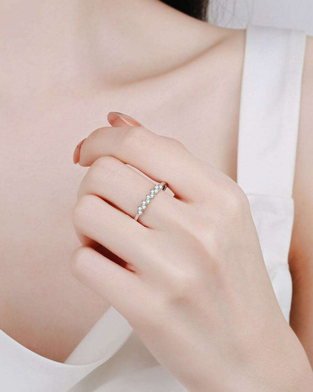 Elegant Sparkle: Sterling Silver Ring Featuring a Captivating Lab-Created Moissanite