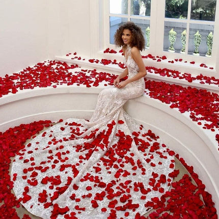 Romantic Elegance Silk Rose Petals Collection: 1000 Lush Red Petals for Memorable Celebrations