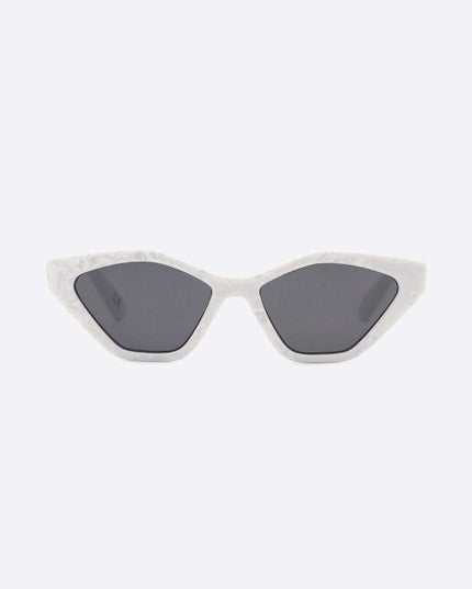 Chic Cat Eye Sunglasses with UV400 Protection and Durable Polycarbonate Frame