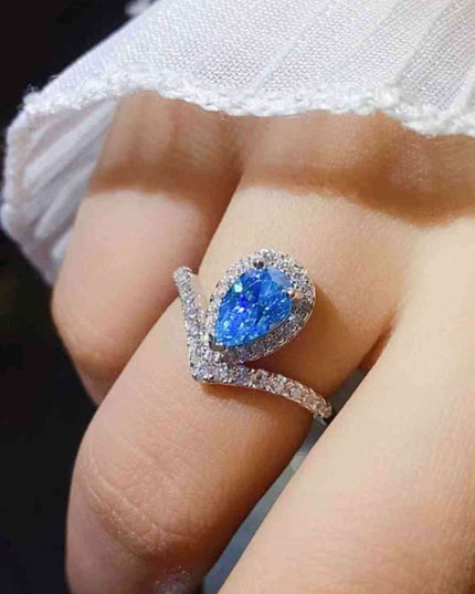 Timeless Elegance Moissanite Ring in Platinum - A Sparkling Statement Piece