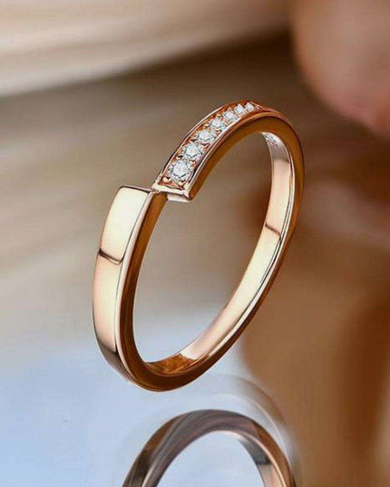 Timeless Elegance: 925 Sterling Silver Moissanite Ring for Modern Sophistication