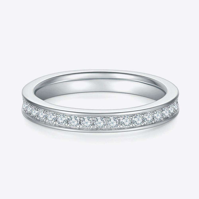 Elegant Moissanite Silver Band: A Statement of Modern Luxury