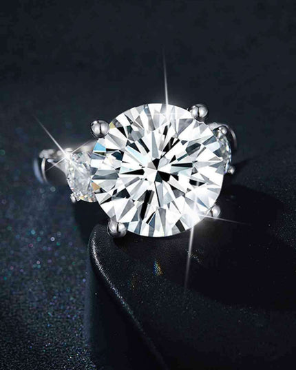 Radiant 8 Carat Moissanite Silver Ring with Luxurious Platinum Finish - Ultimate Sophistication