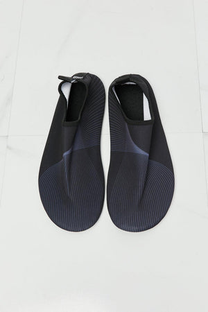 MMshoes On The Shore Water Shoes in Black-Trendsi-Black-XS-Très Elite