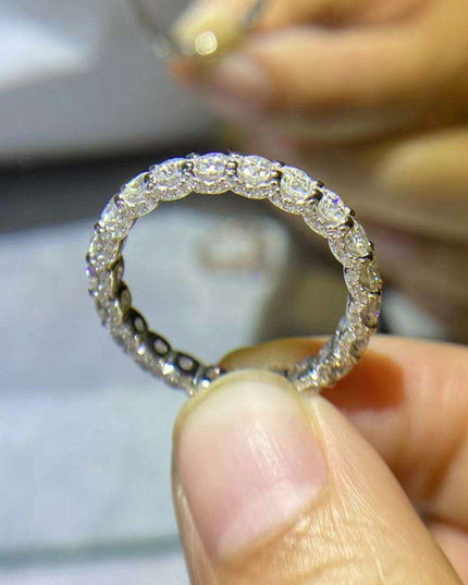 Sleek Platinum-Finished Moissanite Ring - Timeless Elegance